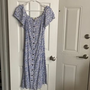 Midi blue floral button dress